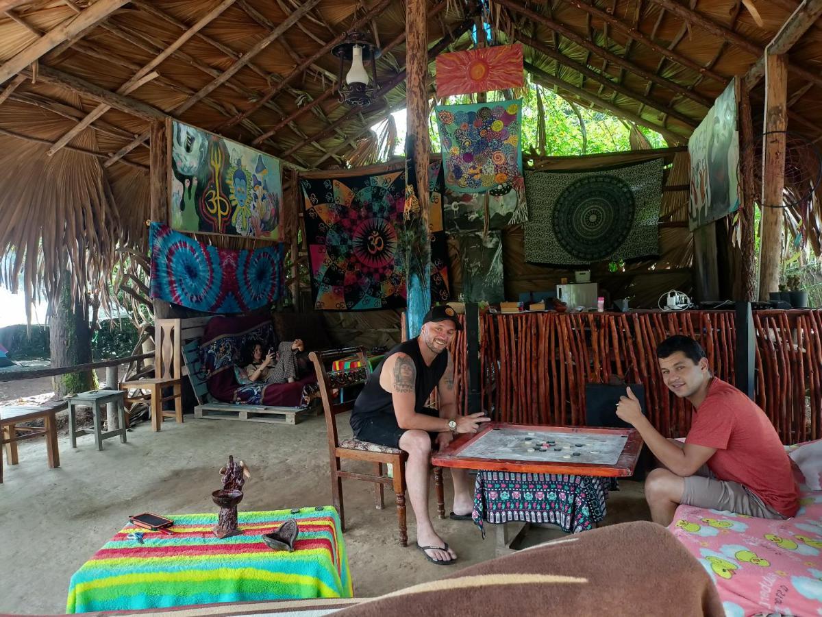 Отель Freedom Camp Элла Экстерьер фото