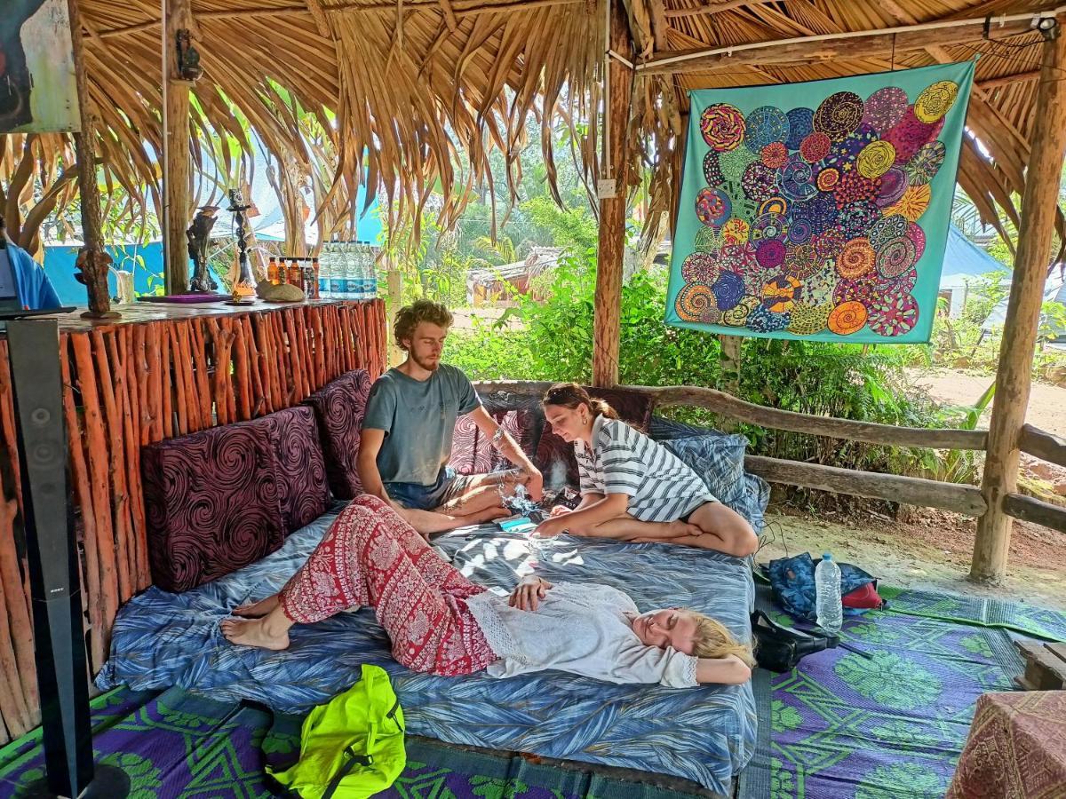 Отель Freedom Camp Элла Экстерьер фото