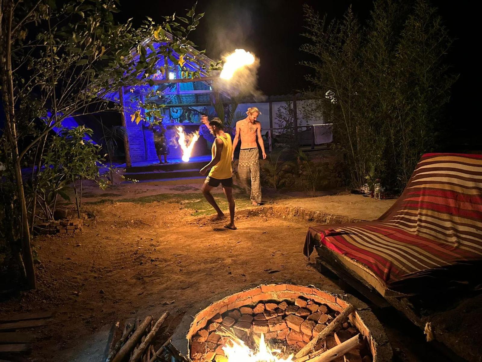 Отель Freedom Camp Элла Экстерьер фото